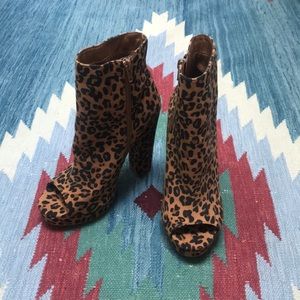 Cheeta print heels!